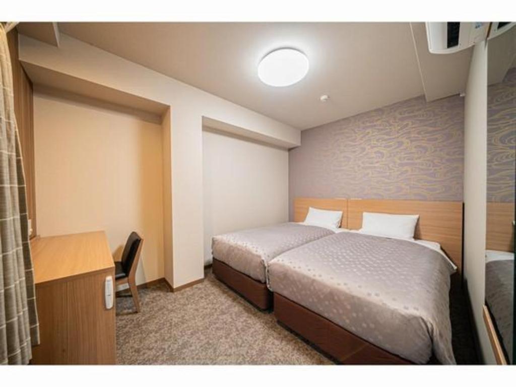 Plaza Station South 3*